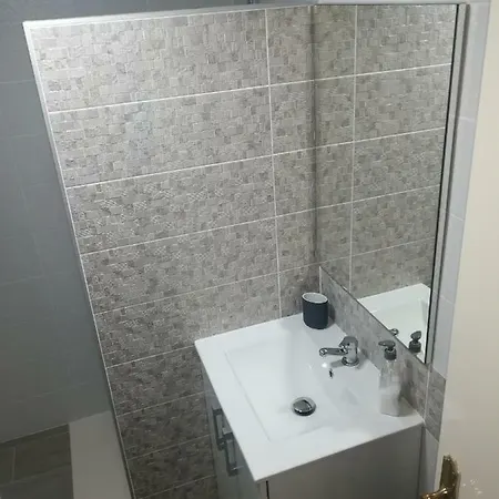 Aloe New Excellence Apartment *
